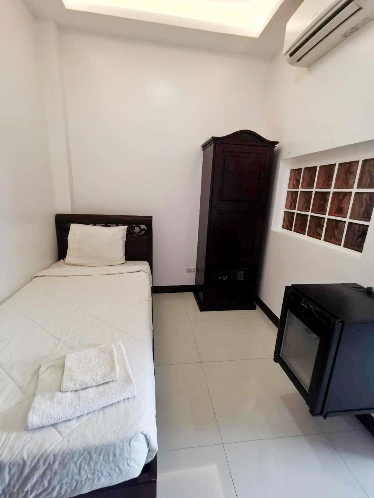 Mj Pension House Talisay  Exterior photo